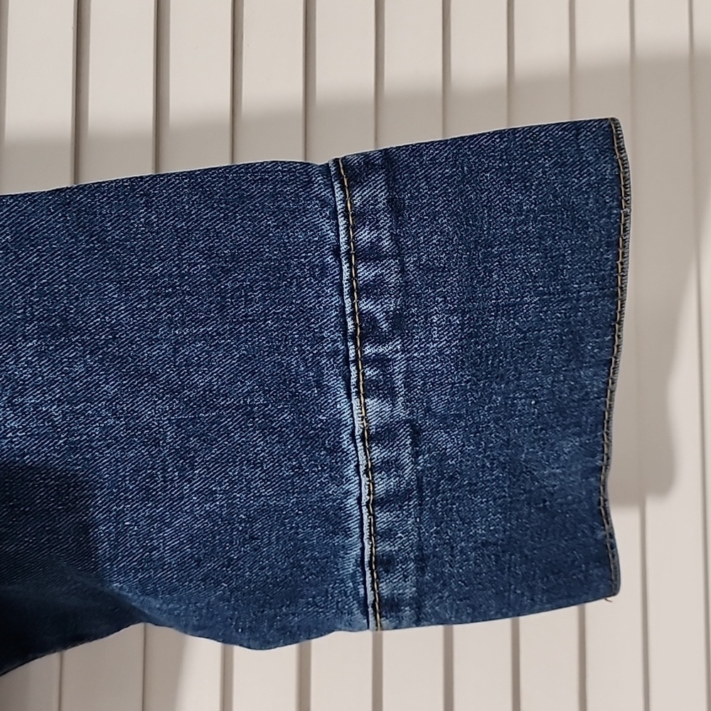 YPCT Women's Cropped Denim Blue Jean Jacket with Snap Front. XL - Picture 4 of 16